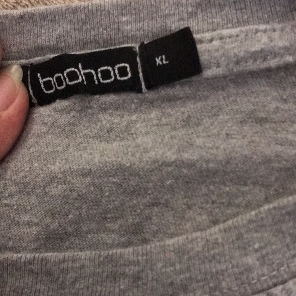 Boohoo XL light gray short sleeved shirt 💕 - Picture 3 of 3